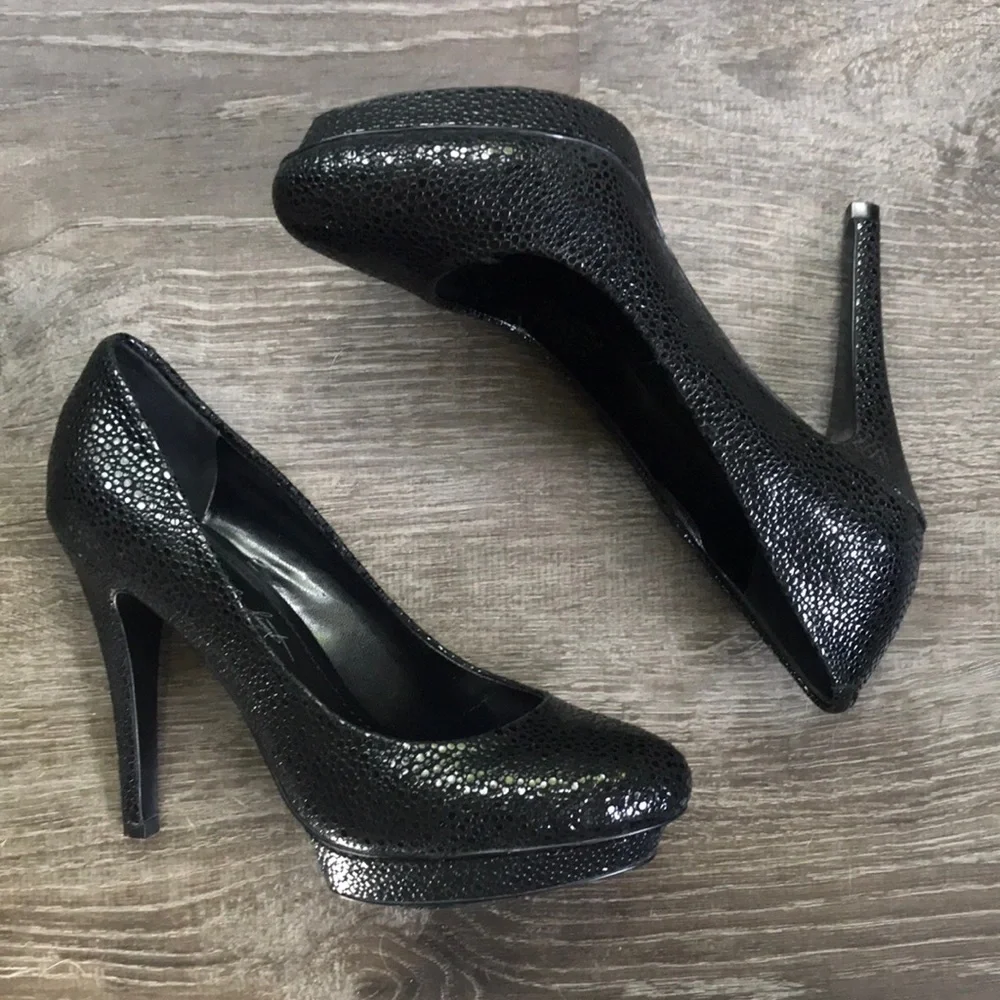 ABS Allen Schwartz leather platform pumps size 7.5